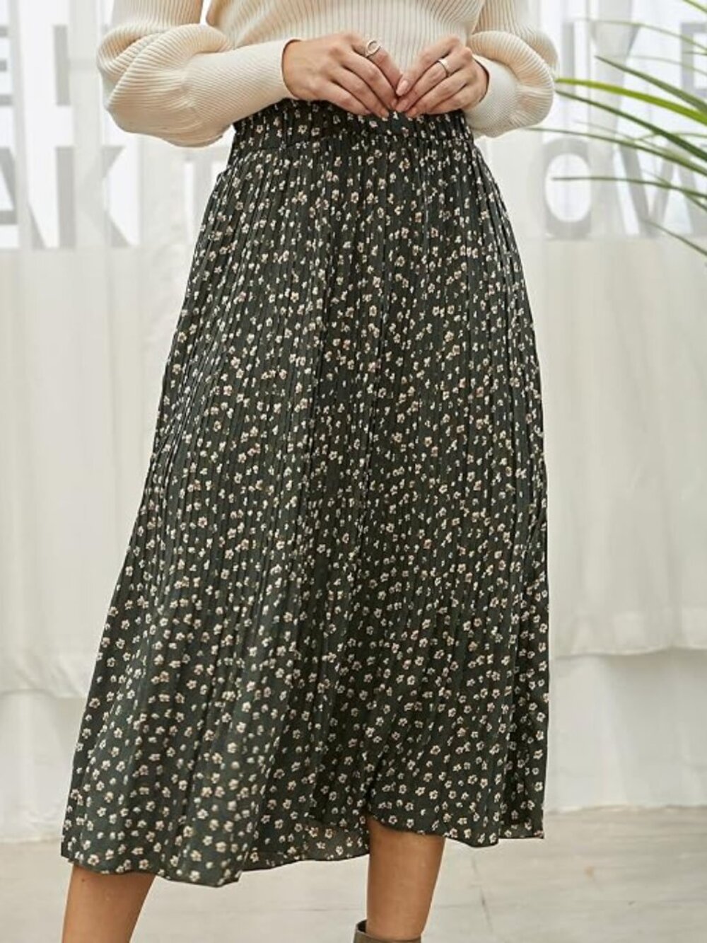 Floral Pleated Midi Skirt in Dark Green